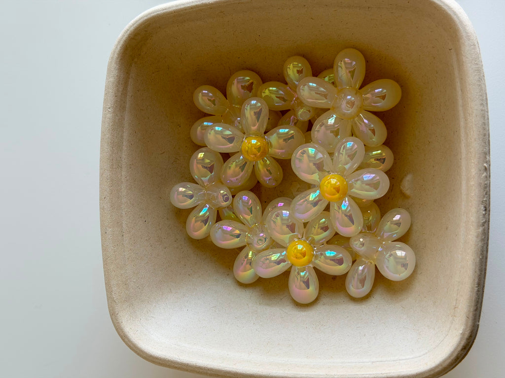 Iridescent Daisy Flower Beads